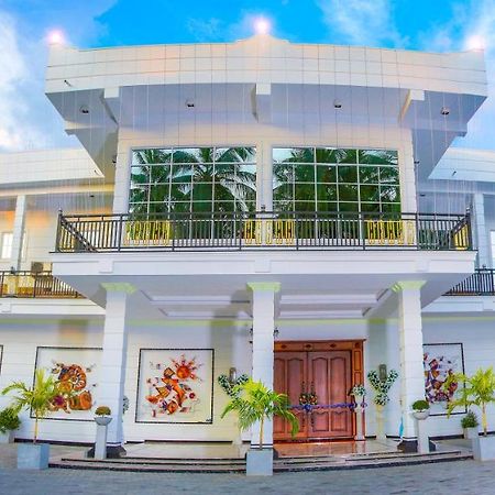 Aurora Banquet And Hotel Chilaw Exterior photo