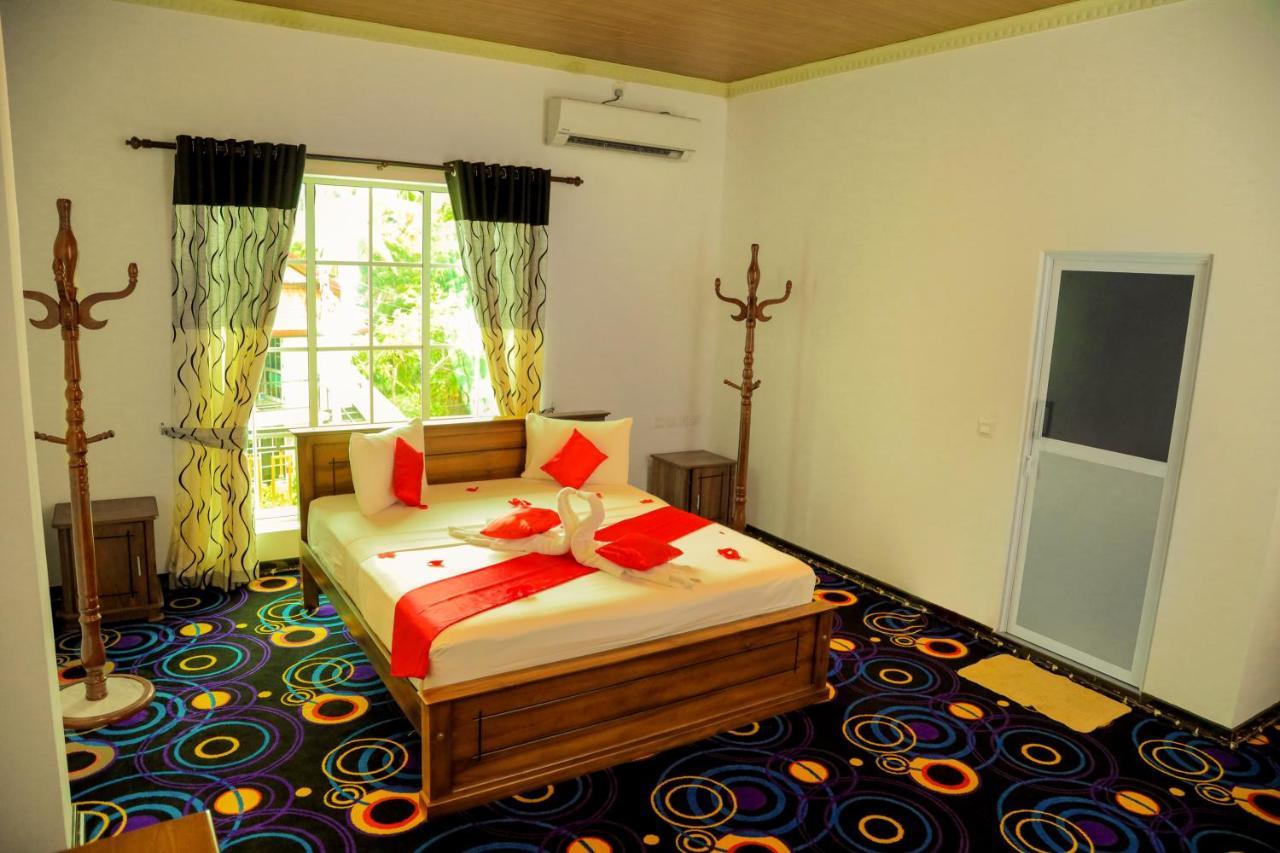 Aurora Banquet And Hotel Chilaw Exterior photo