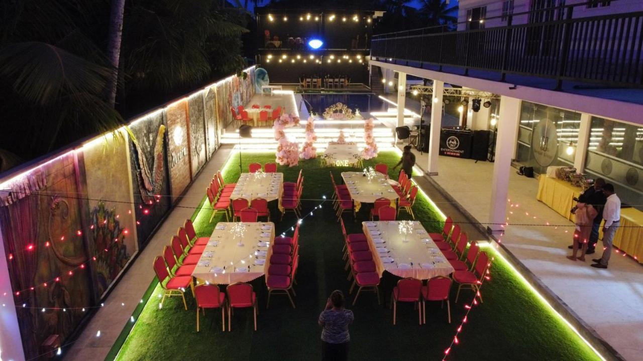 Aurora Banquet And Hotel Chilaw Exterior photo