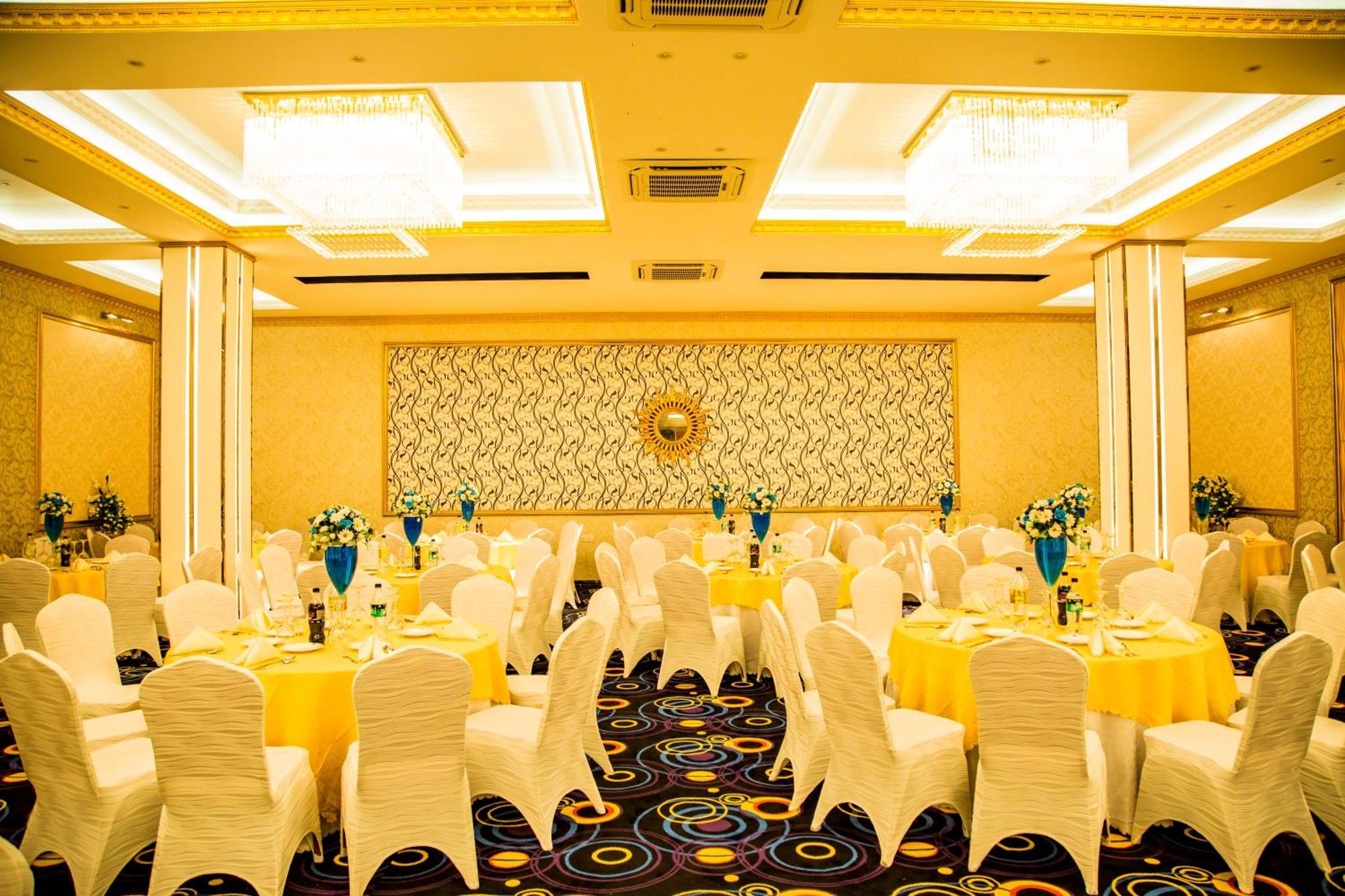 Aurora Banquet And Hotel Chilaw Exterior photo